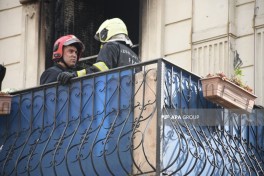 Пожар в здании в центре Баку потушен, жильцы эвакуированы, есть пострадавшая -ФОТО-ВИДЕО-ОБНОВЛЕНО-6 