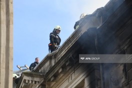 Пожар в здании в центре Баку потушен, жильцы эвакуированы, есть пострадавшая -ФОТО-ВИДЕО-ОБНОВЛЕНО-6 
