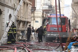 Пожар в здании в центре Баку потушен, жильцы эвакуированы, есть пострадавшая -ФОТО-ВИДЕО-ОБНОВЛЕНО-6 