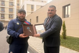 В город Агдам прибыла очередная группа переселенцев, им вручены ключи от квартир-ВИДЕО-ОБНОВЛЕНО-2 