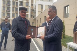 В город Агдам прибыла очередная группа переселенцев, им вручены ключи от квартир-ВИДЕО-ОБНОВЛЕНО-2 
