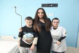 Лейла Алиева посетила детский дом и Университетский клинический центр в Тиране