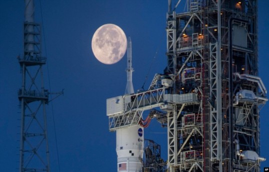 NASA собралось отложить запуск аппарата для лунной миссии