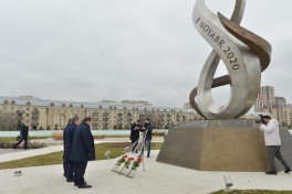 Грузинские и турецкие депутаты посетили Аллею почётного захоронения и Парк Победы в Баку