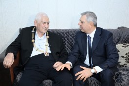 Самир Нуриев вручил Нариману Гасанзаде орден «Гейдар Алиев»