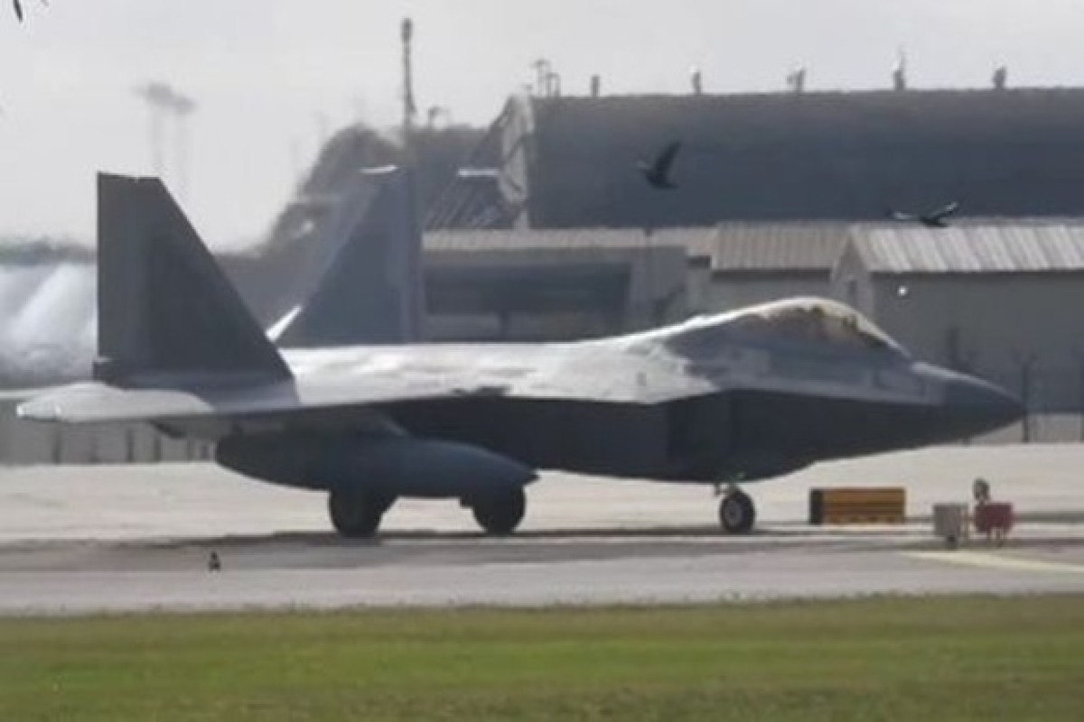 СМИ: На авиабазу на юге Израиля прибыли 12 истребителей F-22 ВВС США