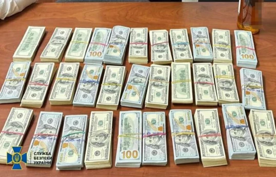 В Украине за получение взятки в 320 тыс. долларов задержаны командир ВВС и начальник отдела СБУ