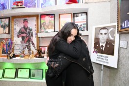 Лейла Алиева посетила семью Героя Отечественной войны Шахина Аллахъярова