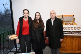 Лейла Алиева побывала в гостях у семьи пчеловода в Губе-ФОТО 