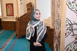 Лейла Алиева и Алена Алиева посетили Джума-мечеть в Губе