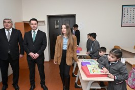 Лейла Алиева и Алена Алиева посетили общеобразовательную школу-интернат и центр STEAM в городе Губа