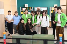 Лейла Алиева и Алена Алиева посетили общеобразовательную школу-интернат и центр STEAM в городе Губа
