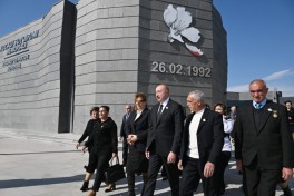 Президент Азербайджана принял участие в открытии Мемориала жертвам Ходжалинского геноцида -ФОТО-ВИДЕО-ОБНОВЛЕНО-3 