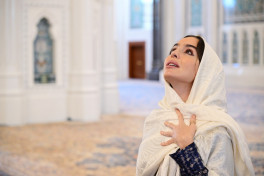 Лейла Алиева посетила Большую мечеть Султана Кабуса в Маскате