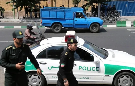 Еще один полицейский убит в ходе протестов в Иране