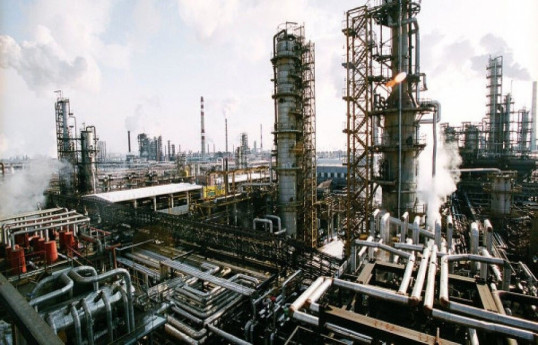 Азербайджан увеличил нефтепереработку примерно на 7%