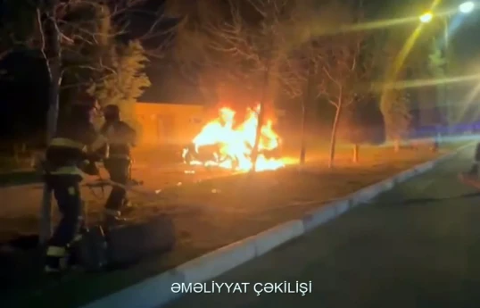 В Сумгайыте столкнулись два автомобиля, произошел пожар - ВИДЕО 