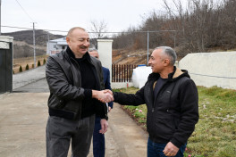 Президент Ильхам Алиев ознакомился с работами, проделанными в селе Хейвалы Агдеринского района-ОБНОВЛЕНО 
