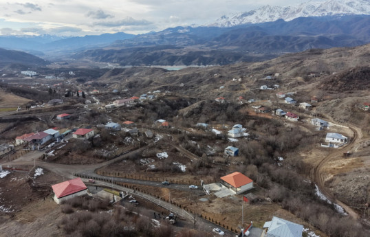 В селе Хейвалы Агдеринского района в течение года планируется восстановить еще 50 домов