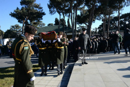 Национальный герой Шахин Тагиев похоронен на Военном мемориальном кладбище-ФОТО 