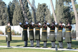 Национальный герой Шахин Тагиев похоронен на Военном мемориальном кладбище-ФОТО 