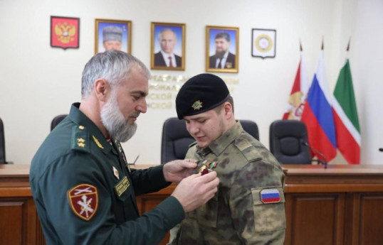Сын Рамзана Кадырова награждён медалью после ДТП