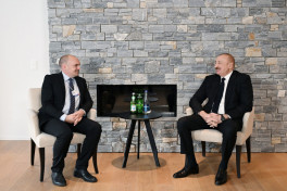 Президент Ильхам Алиев встретился в Давосе со старшим вице-президентом компании "Vestas Wind Systems"