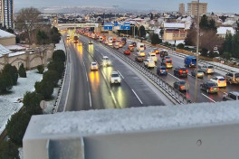 Движение транспорта затруднено из-за гололёда на Аэропортовском шоссе-ФОТО 