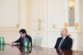 Президент Ильхам Алиев принял делегацию в связи с Премией Заида «Человеческое братство»