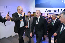 Президент Ильхам Алиев принял участие в панельном заседании в рамках Всемирного экономического форума