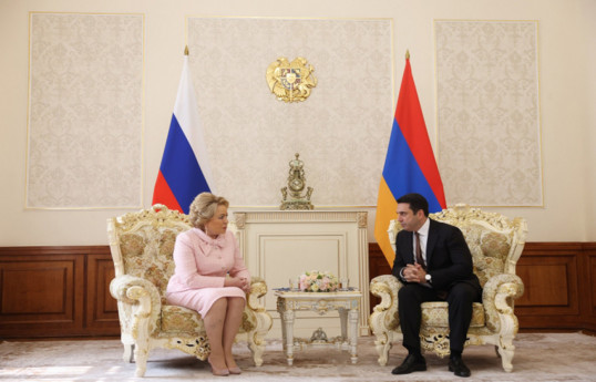 Председатель парламента Армении посетит Россию в следующем месяце