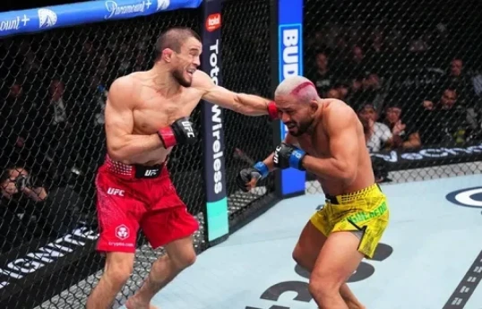 Умар Нурмагомедов победил Фигередо на турнире UFC 324