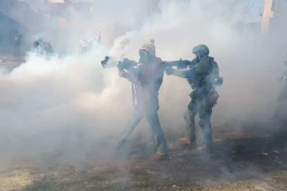 В ходе протестов в Миннеаполисе демонстранты потребовали выдворения миграционных агентов из города — ФОТО 