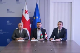 Подписаны соглашения по железной дороге БТК