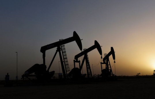 США опередили Россию и Саудовскую Аравию по добыче нефти