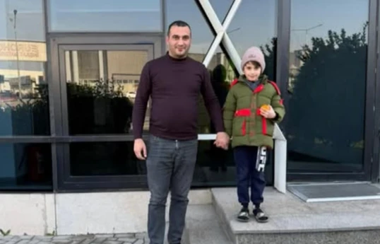 Найденный в Баку на улице ребенок передан родителям-ВИДЕО -ОБНОВЛЕНО-1 