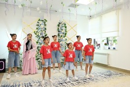 Лейла Алиева встретилась в Шеки с воспитанниками учреждения социальных услуг «Детский дом»-ФОТО 
