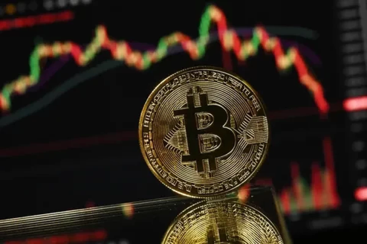 Цена биткоина приблизилась к 61 тысяче долларов