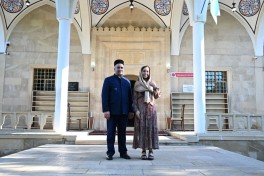 Лейла Алиева посетила Джума-мечеть в Евлахе
