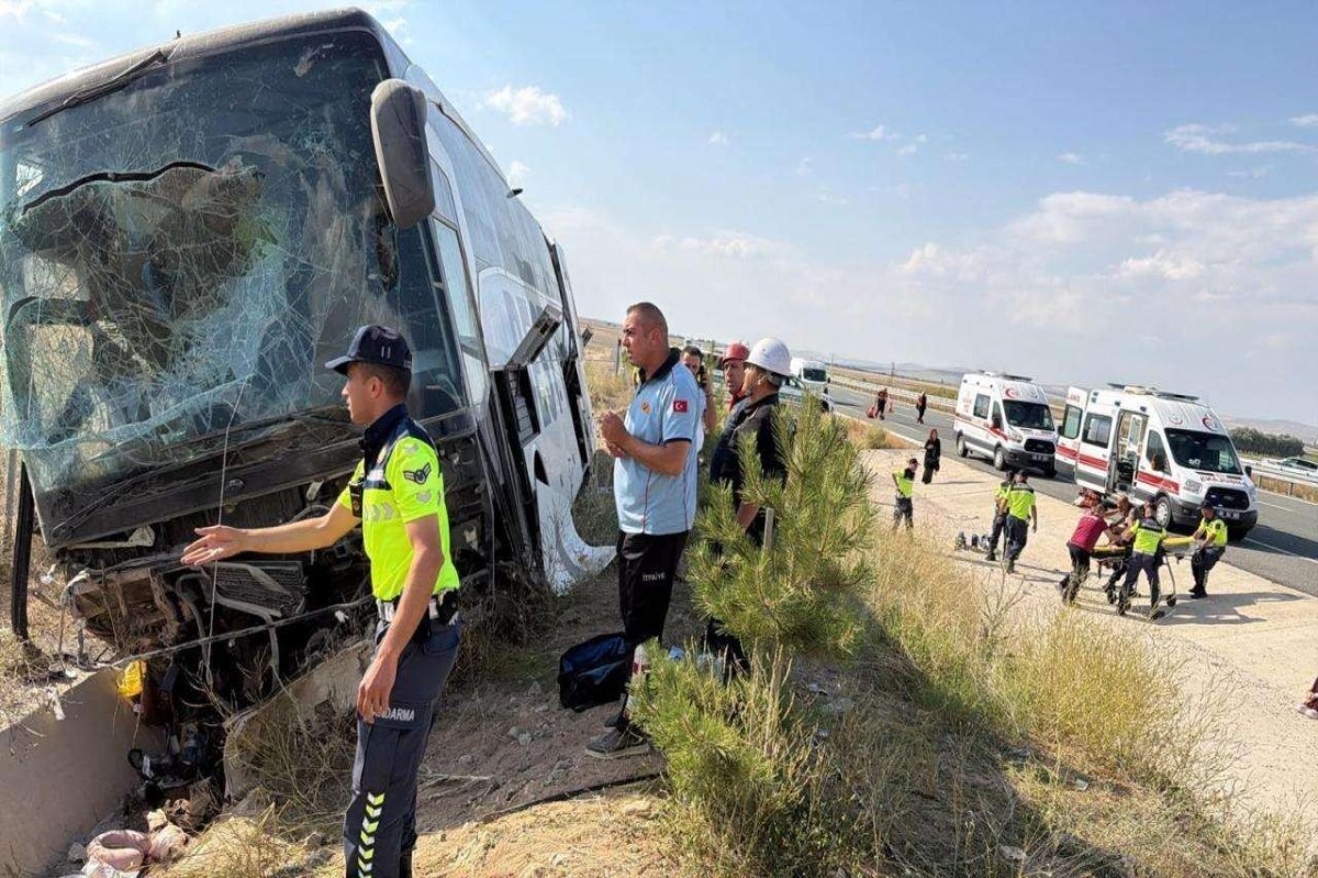 В Турции автобус, следовавший в Ирак, попал в ДТП, пострадали 40 человек