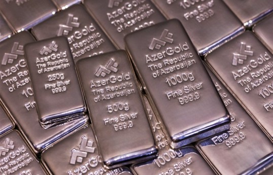 AzerGold впервые представил серебряные слитки на местном рынке