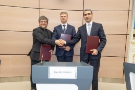 Руководство АЖД обсудило с РФ и Ираном развитие сотрудничества, подписан протокол