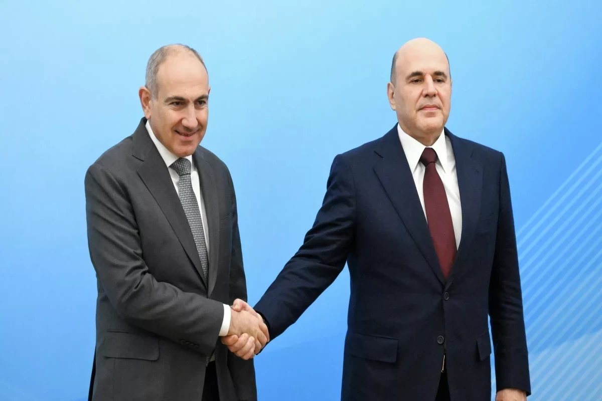 Премьер-министр Армении Никол Пашинян, Премьер-министр России Михаил Мишустин