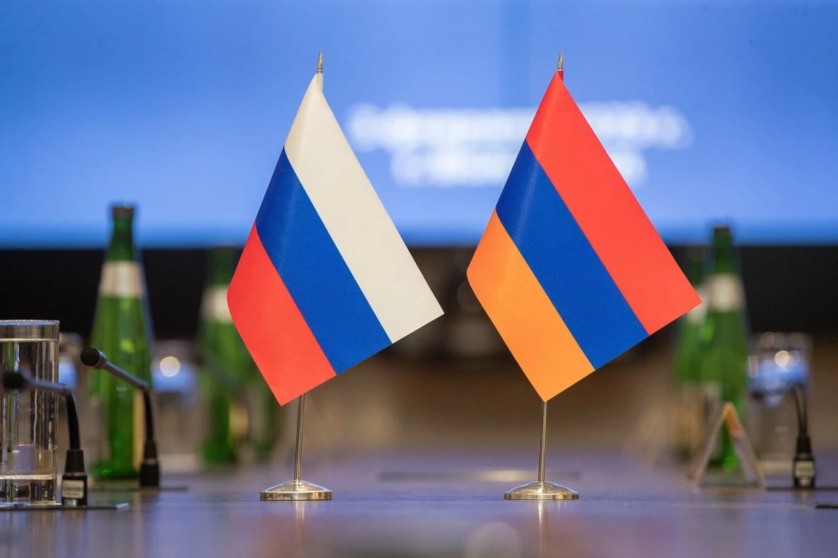 Пашинян отправился с рабочим визитом в Россию