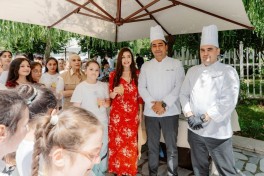 Лейла Алиева приняла участие в открытии персональной выставки и акции по посадке деревьев в Габале -ФОТО 