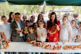 Лейла Алиева приняла участие в открытии персональной выставки и акции по посадке деревьев в Габале -ФОТО 