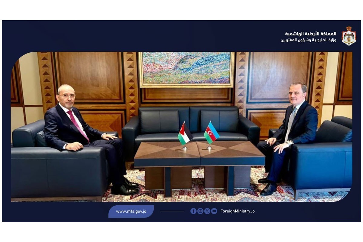 Вице-премьер Иордании и глава МИД Азербайджана проводят двустороннюю встречу
