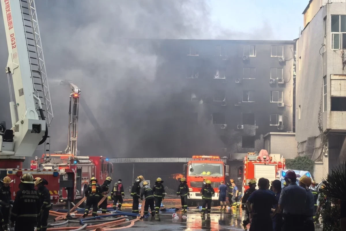 В Китае на обувной фабрике произошел пожар, погибли 28 человек — <span class="red_color">ОБНОВЛЕНО