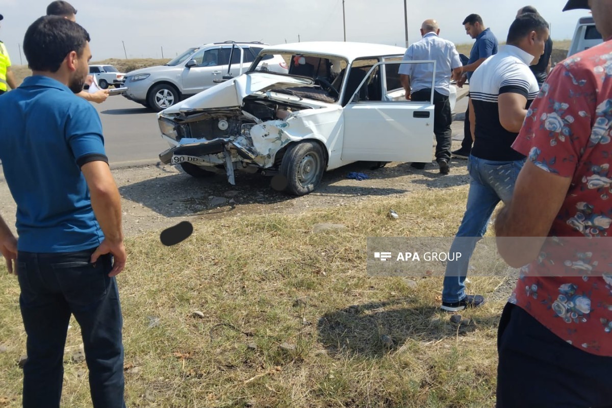 В ДТП в Гёранбойском районе пострадали три человека