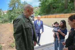 Президент Ильхам Алиев ознакомился с работами, проделанными в селе Кичик Галадереси Шушинского района, встретился с жителями, вернувшимися в село-ФОТО 